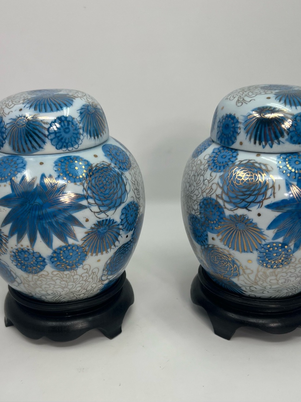 Vintage Fujita Kutani Ginger Jars Matching Pair Blue White Gold Japan w/ Stands